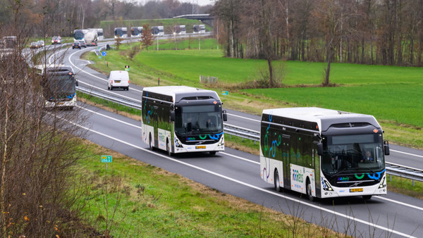 RRReis bussen op de weg RRReis bussen op de weg