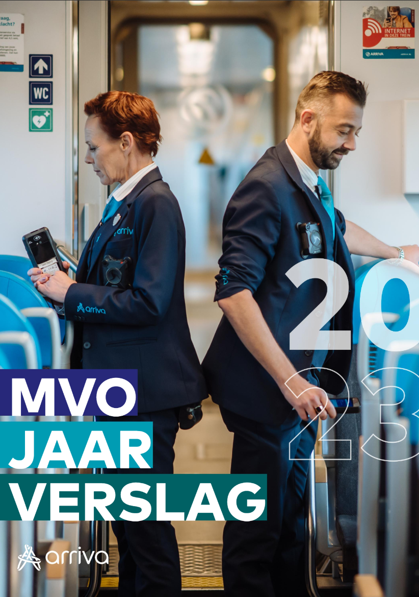 Arriva MVO-verslag 2023 voorpagina met twee stewards in de trein die bezig zijn met kaartcontrole
