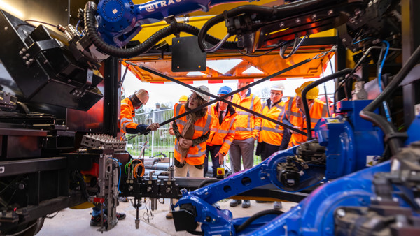 staatssecretaris en anderen bekijken trackbot ERTMS staatssecretaris en anderen bekijken trackbot ERTMS