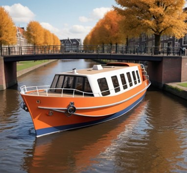 Oranje rondvaartboot vaart door een gracht omringd door herfstbomen en bruggen in een stedelijke omgeving.