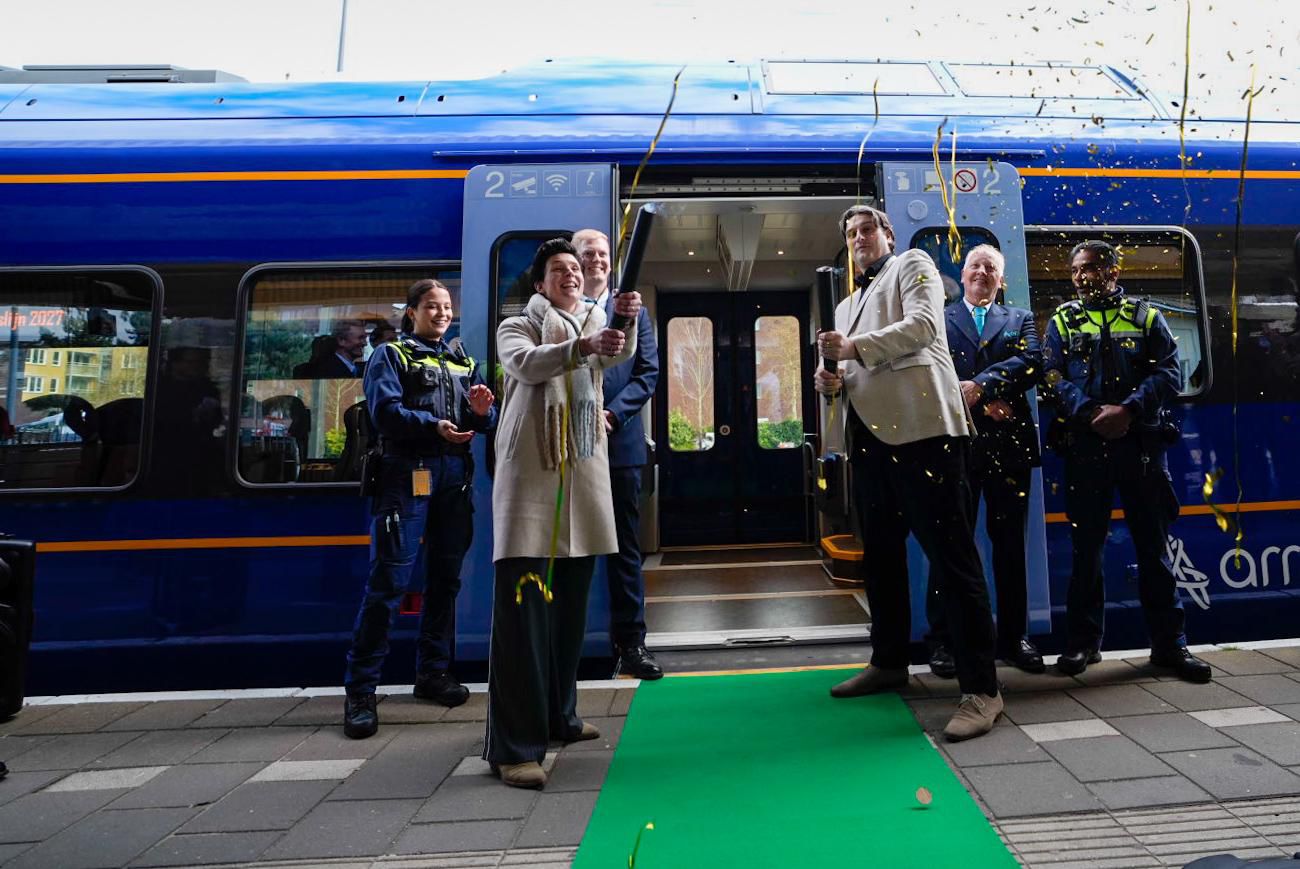 Maaslijn treinen op het spoor in Limburg